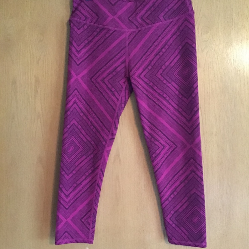 Fablectics XS crop leggings